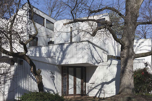 Phillips-Brewer House (1968) Designed by Hartman-Cox Architects
